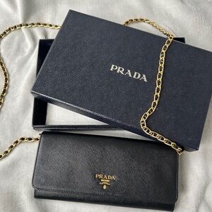 Prada Wallet on Chain